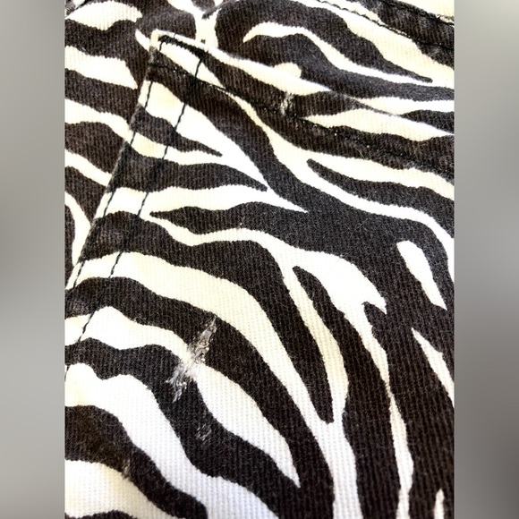 BDG Jeans Size 25 Zebra Print Straight Leg Slit Fringe Hem Black / White 26x27 - Picture 2 of 8